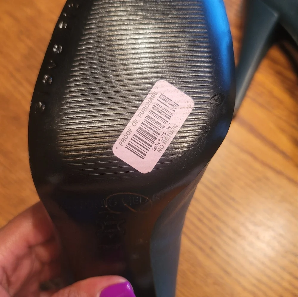 NWOT Antonio Melani Genuine Blue Green Leather Round Cap Toe Heels Shoes 8.5